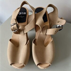 NWOT Anthropologie Funkis Sky High Tan Leather Sandals